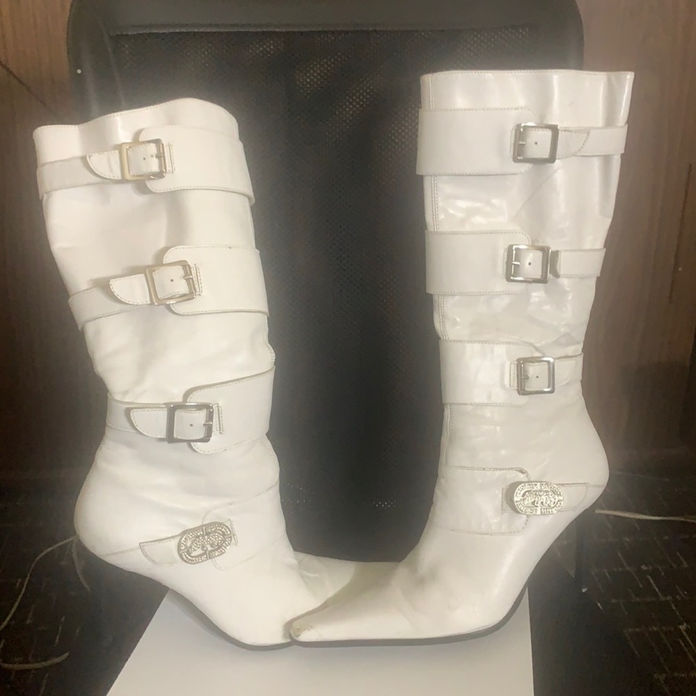 WHITE LEATHER HIGH BOOTS BY RED 7.5
